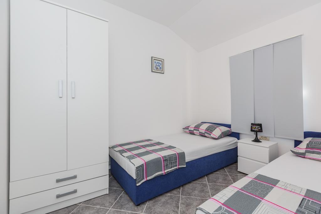 Apartments Viljac Trogir Zimmer foto