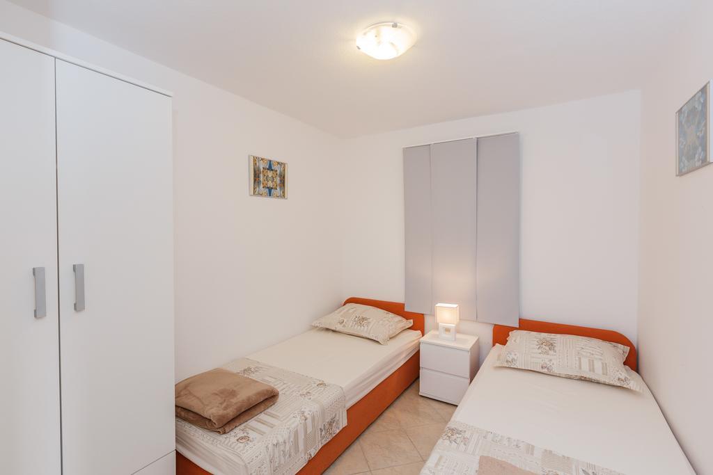 Apartments Viljac Trogir Zimmer foto