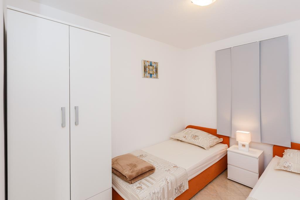 Apartments Viljac Trogir Zimmer foto