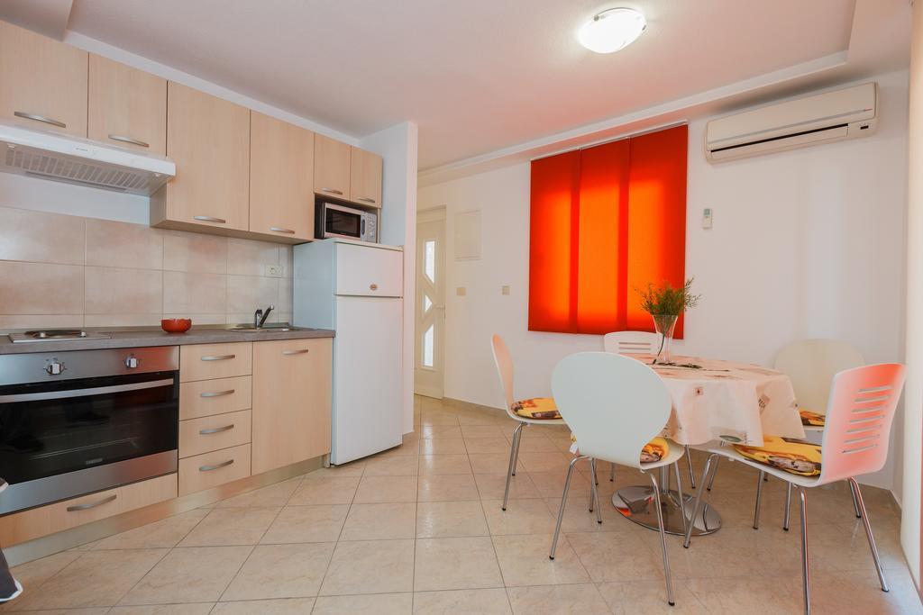 Apartments Viljac Trogir Zimmer foto
